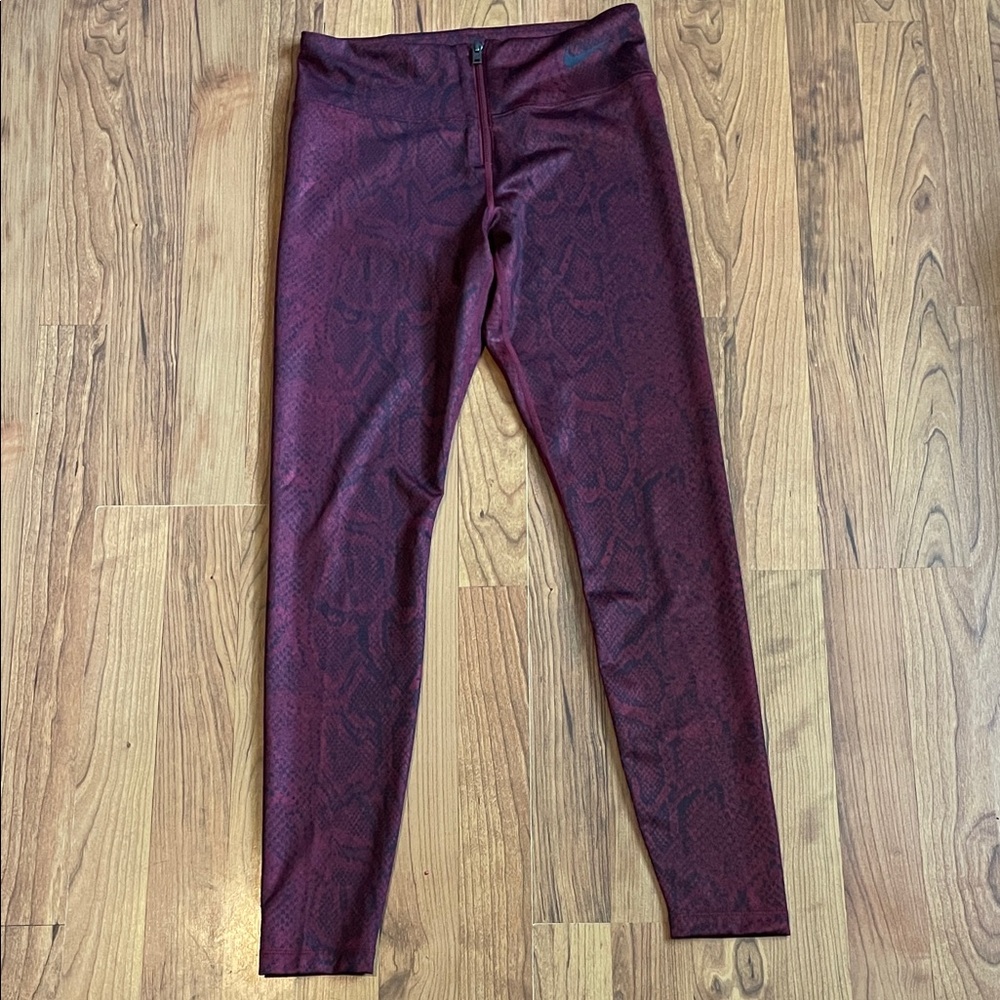 Nike Sportswear Women’s Python Print Leggings Size Small